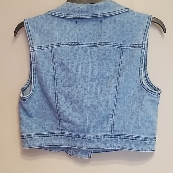 Blue cheetah print crop jean vest - Picture 2 of 5